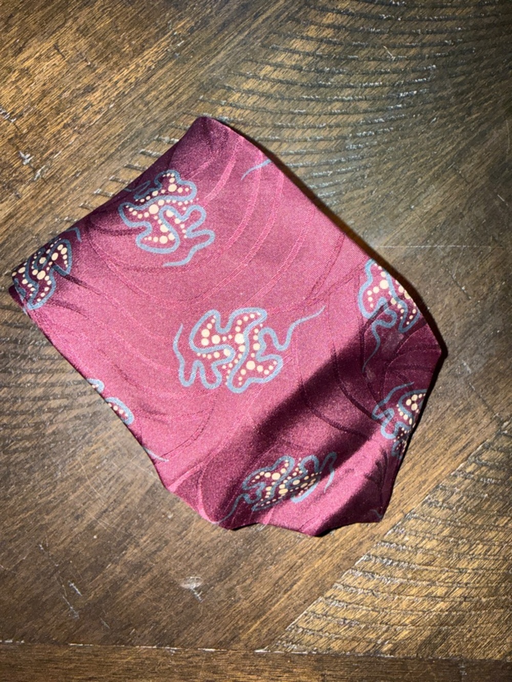 Giorgio Armani Cravatte Burgundy Silk Abstract Amoeba Pattern Tie Made in Italy